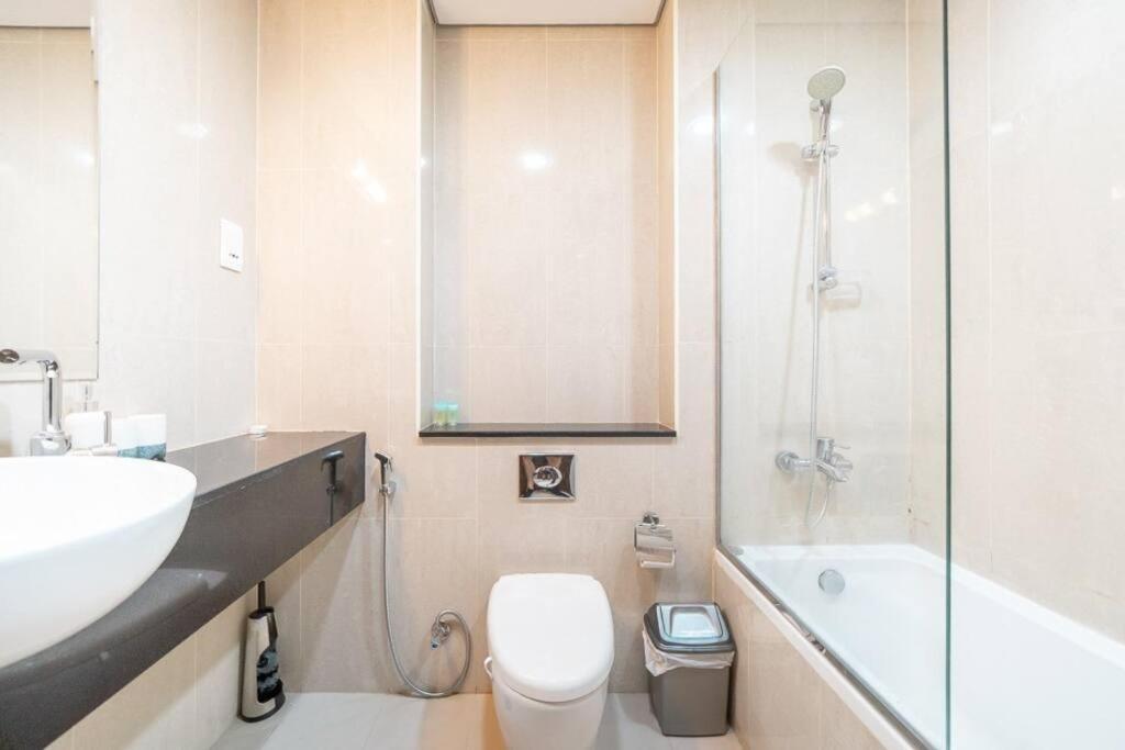 Stonetree - Spacious - The Matrix Apartment